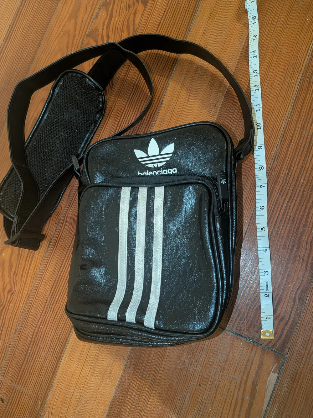 SS23 ADIDAS X BALENCIAGA COLLABORATION CALFSKIN LEATHER SHOULDER BAG